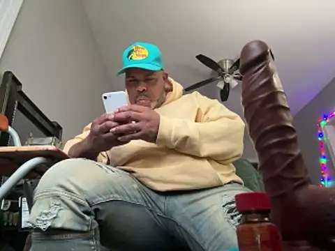 ChiRaqb8's Webcam Show