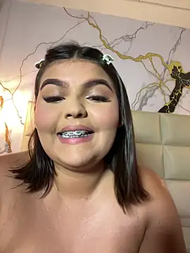 Lia_sexx élő XXX-chatje