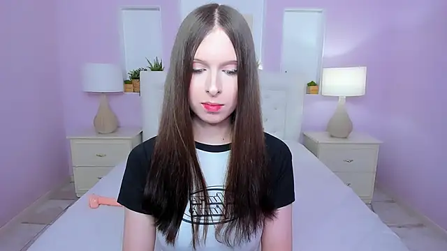 dark_k1tty: διαδικτυακό σόου στην κάμερα