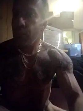 AceticPinscher 即時 XXX 聊天