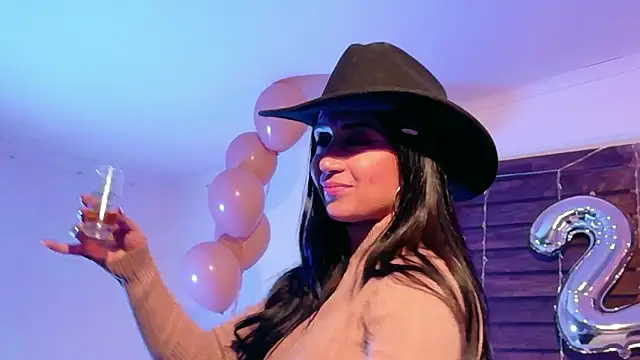 دردشة EmmyEvans1 الجنسية المباشرة