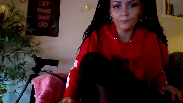 shyhornymommy Webcam Show