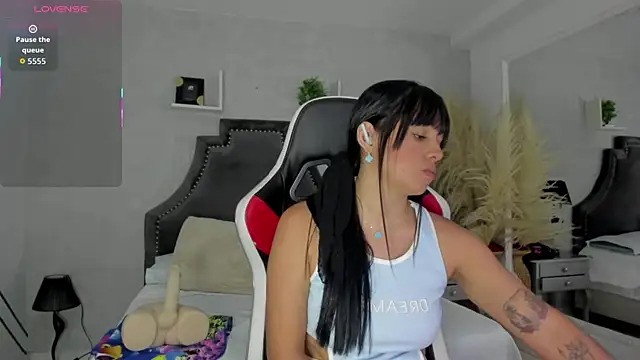 EmiliaRose_'s Live XXX Chat