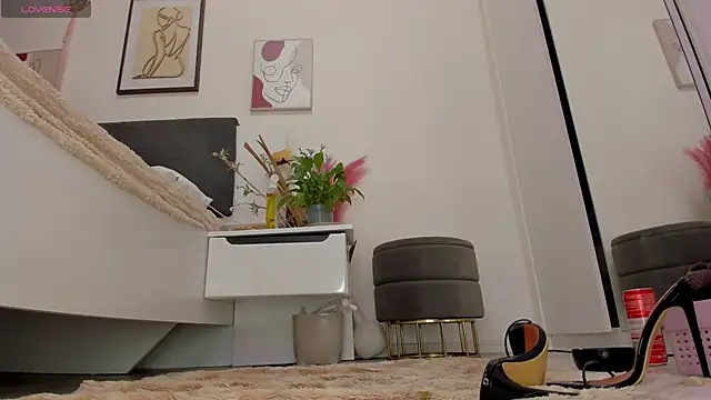 XXX chat uživo modela Almatoys