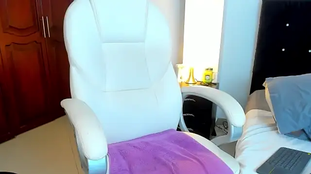 kathyajhonss' Webcam Show