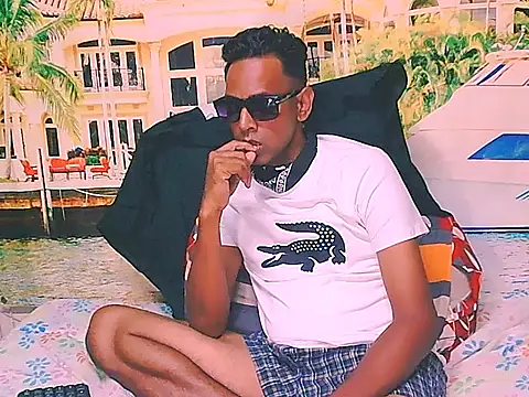 IndianHunk01のウェブカメラショー