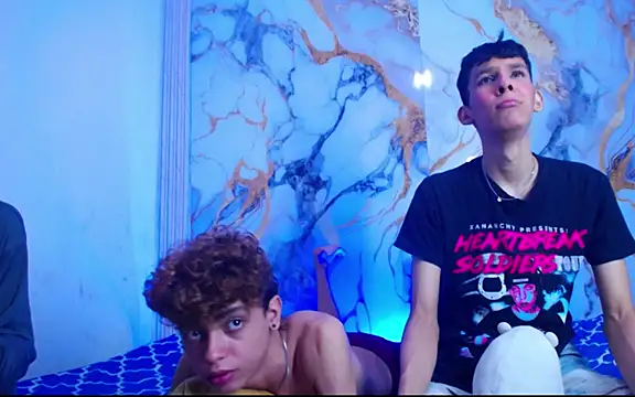 Chat XXX en directo de Desire_Boys1