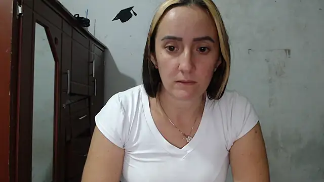 DeepAnal07 Adlı Modelin Canlı XXX Sohbeti