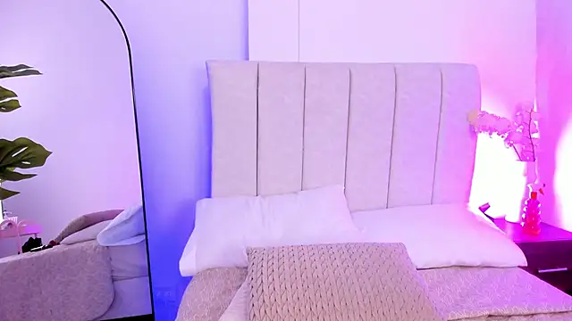 KaliBloom's Live XXX Chat