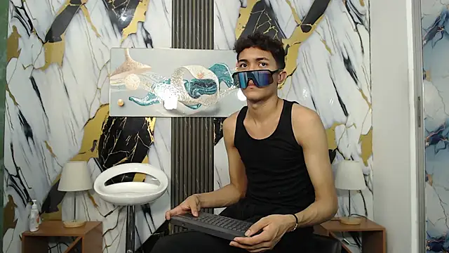 AVENGER_BOYS2026 Webcam-Show