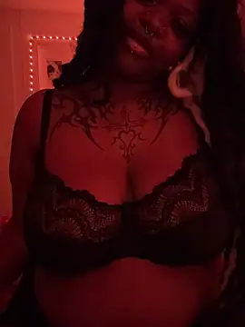 XXX chat uživo modela Nyla_xox