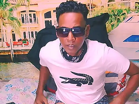 IndianHunk01 Adlı Modelin Web Kamerası Şovu