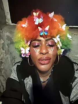 AmazonianMistress 网络视讯表演