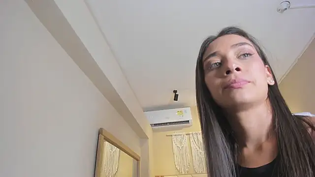 NahimiThompson Live XXX-chat