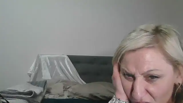 Chat XXX ao vivo de Sexyycattt