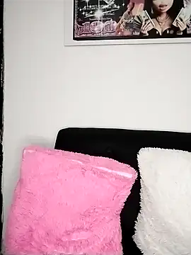 emma_purple_'s Webcam Show