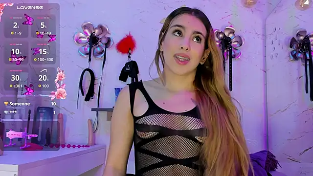 Natasha-Adams live XXX chat