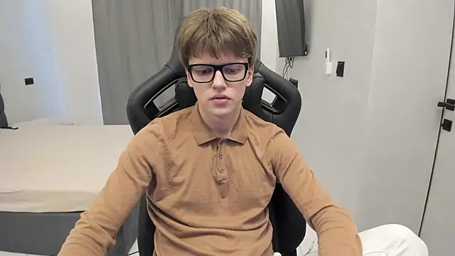 Show modela bonekoambalabu na web-kameri