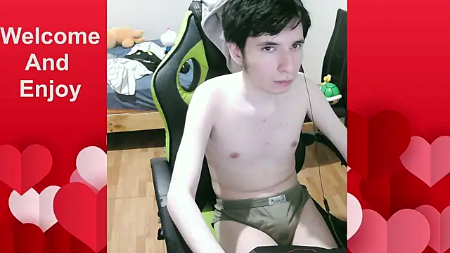 Twink_martinboy Show in webcam