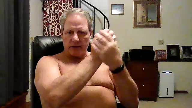 Muffsfriend8364's Webcam Show