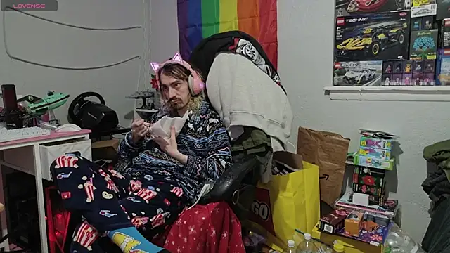 tallnerdyguy Show in webcam