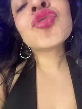 Chatroom XXX en direct de EmilyNoir1