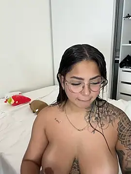 Show modela maferalvarexxx na web-kameri