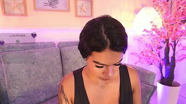 MeganLowell's Live XXX Chat