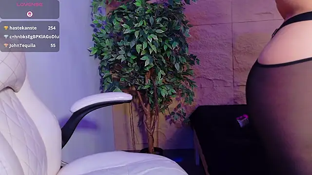 Osiriss_ Live XXX-Chat