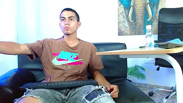 lucass_18 Chat XXX live