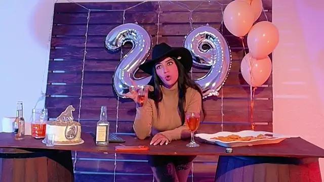 EmmyEvans1's Live XXX Chat