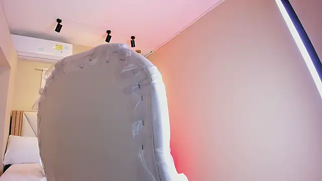 NahimiThompson's Live XXX Chat