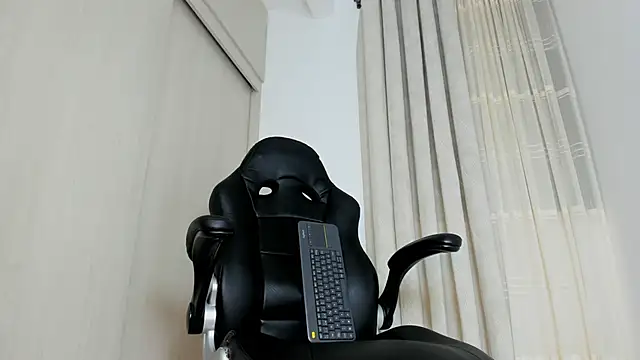 Biscuit_oliva Pertunjukan Webcam