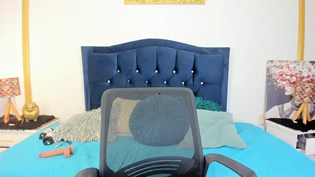 Inaya_Khalifa élő XXX-chatje