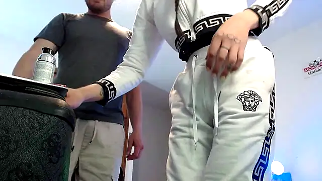 Pertunjukan Kamera Web Doll_sary