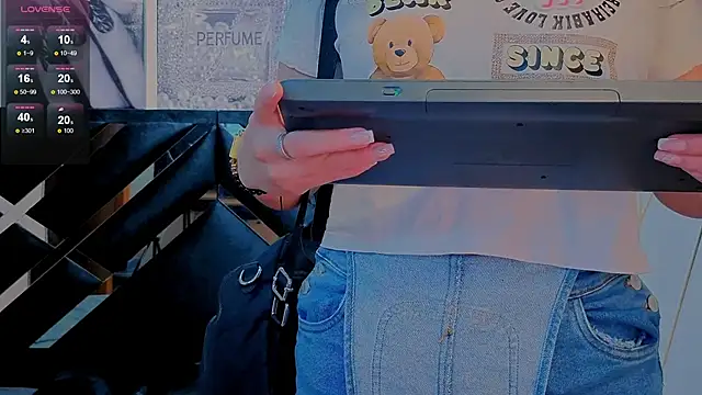 Zoe-yanin 现场XXX聊天