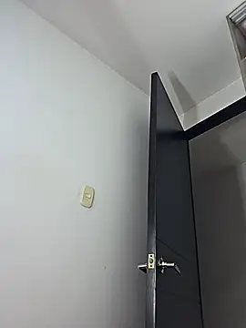 alaia_princess Adlı Modelin Canlı XXX Sohbeti