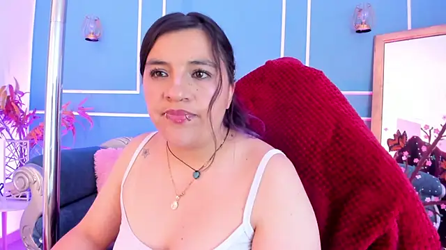 TaraTaylorr Live XXX-Chat