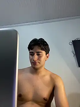 Show modela Tavinho067 na web-kameri