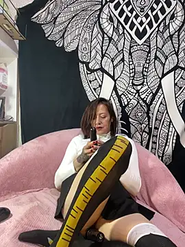 Boonny_Boo- live XXX chat