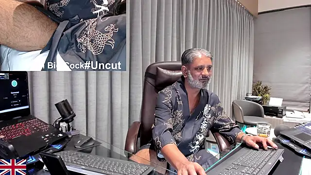 OnlineBossUK Adlı Modelin Canlı XXX Sohbeti