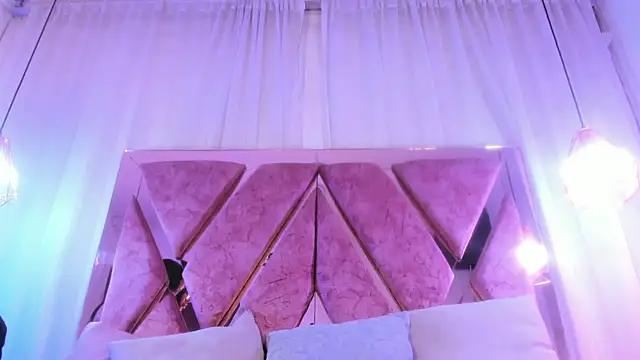 Chat XXX en directo de Curvy_Luna_