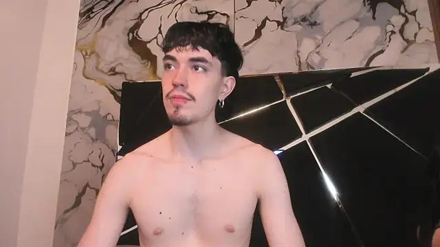 Couple_In_Heat webkamerás műsora