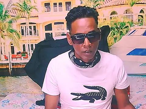 IndianHunk01 – Kamerová šou