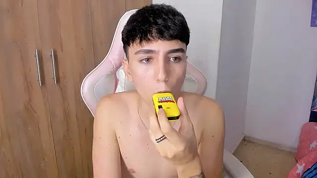 Chat +18 de irvin_keyes_1 ao vivo