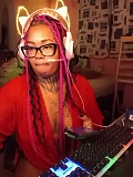 MelFadinha: вебкам-шоу