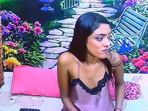 IndianPretty14u2Luv Chat XXX in diretta