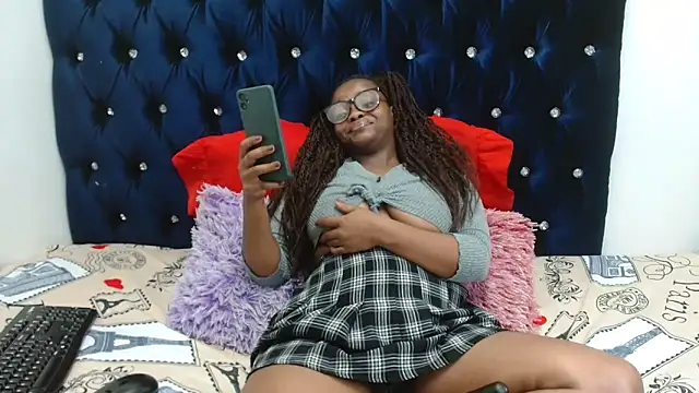 DirtySweetlola32 Adlı Modelin Canlı XXX Sohbeti