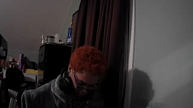 nickytheehawtie Adlı Modelin Canlı XXX Sohbeti