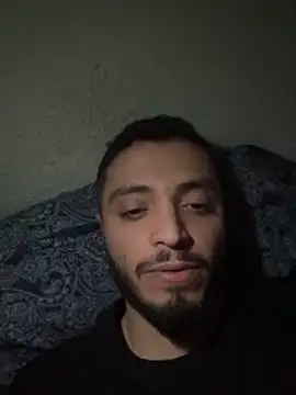 AmjadAlpha: διαδικτυακό σόου στην κάμερα